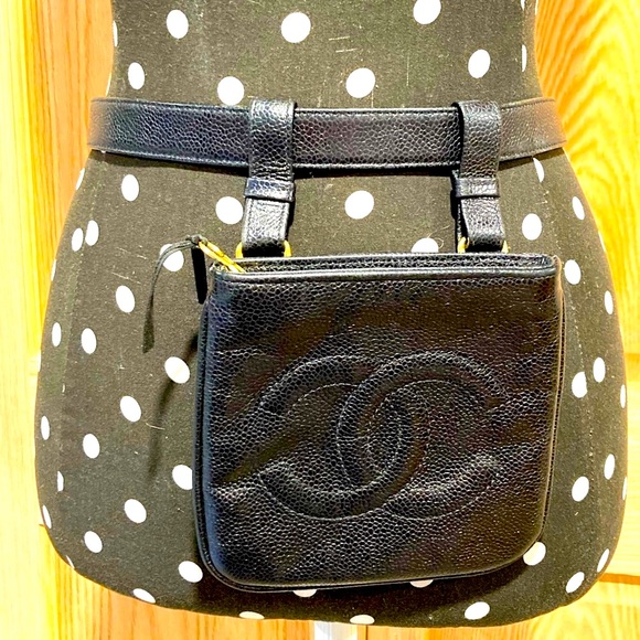 CHANEL Handbags - Chanel Vintage CC Caviar Belt Bag